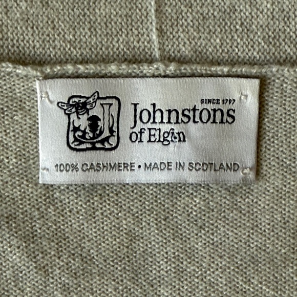 Johnstons of Elgin 100% Cashmere Grey Open Front Cardigan. - Picture 7 of 12